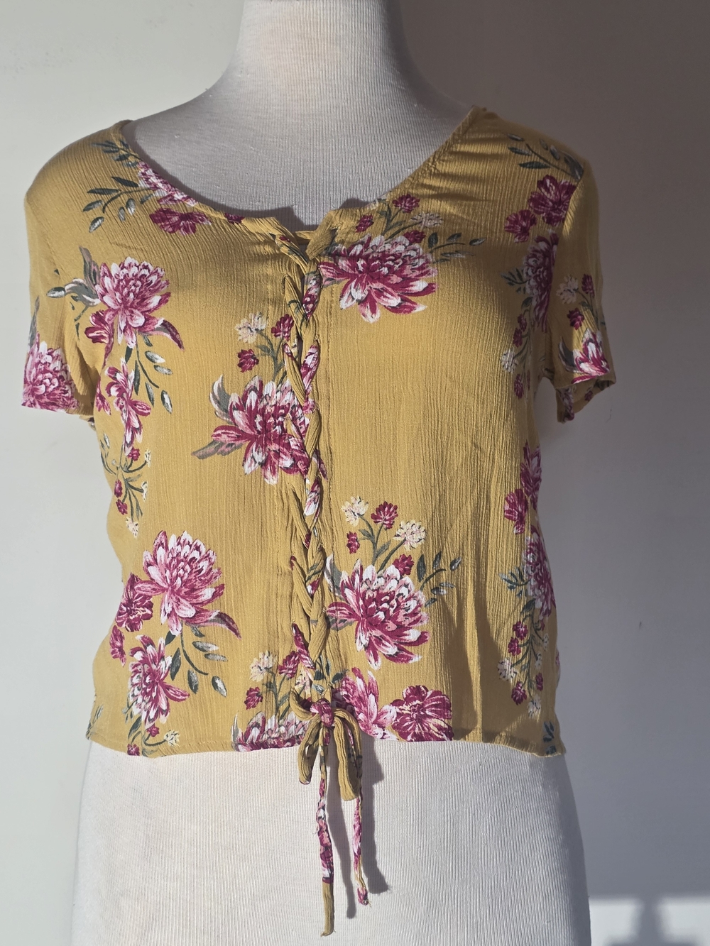 Pink Republic Mustard Floral Tie-Front Crop Top (Size L)